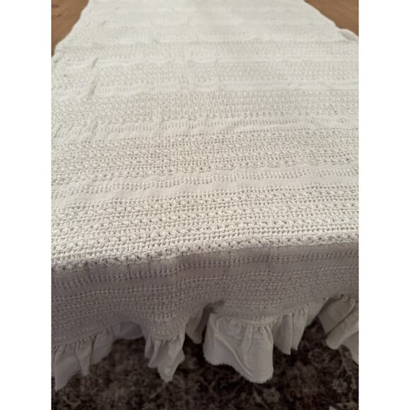 Inup Home Ivory Textured Table Runner with Ruffle Ends 95" - Picture 10 of 16